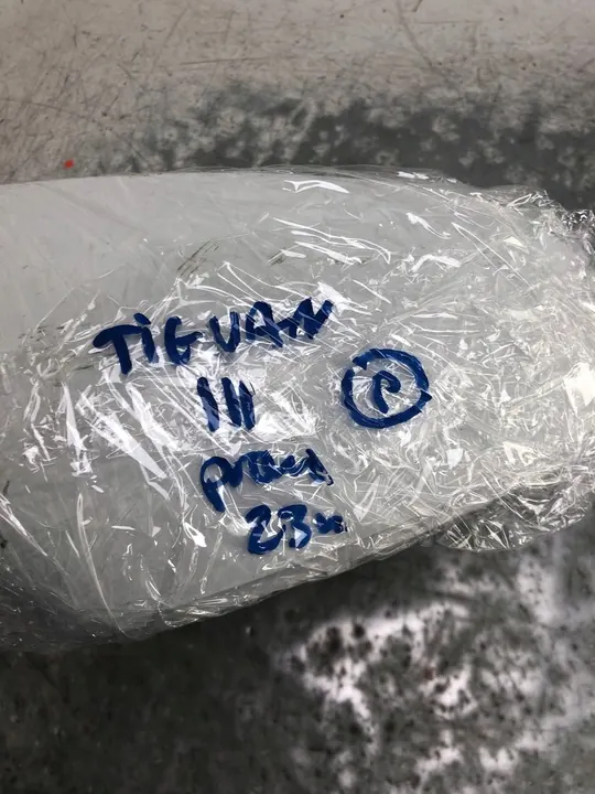 Couvercle de rétroviseur droit VW Tiguan III image 9