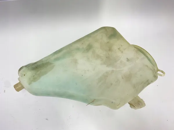 Pesunesteen säiliö Mercedes W124 image 10