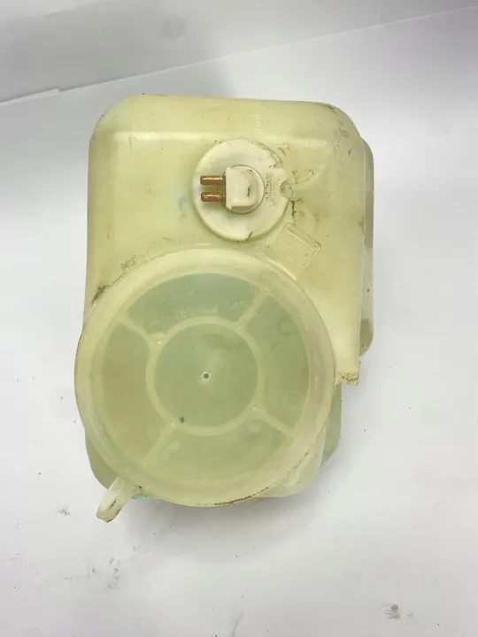 Pesunesteen säiliö Mercedes W124 image 5