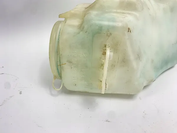 Pesunesteen säiliö Mercedes W124 image 8