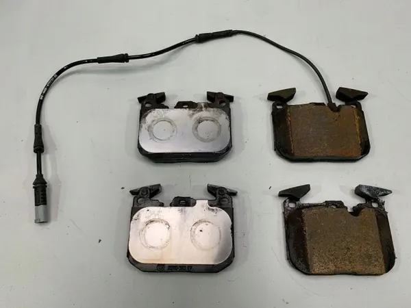 OEM 6878882 Voorremblokslijtagesensor - Gebruikt image 2