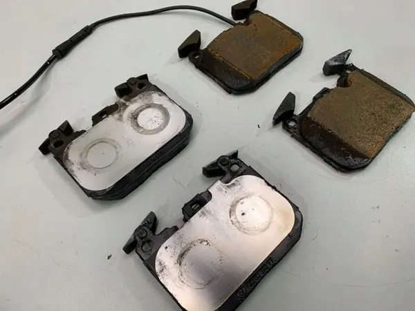 OEM 6878882 Voorremblokslijtagesensor - Gebruikt image 3