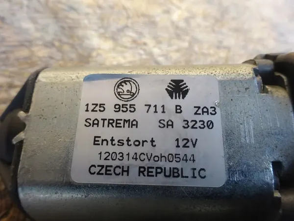 Heckwischermotor SKODA OCTAVIA II VRS 1Z5955711B image 3