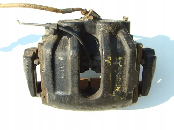 Linker Bremssattel Audi RS4 2.7 image 3