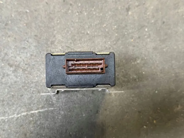 Module Régulateur Audi A6 C5 OEM 4D0907305 image 3