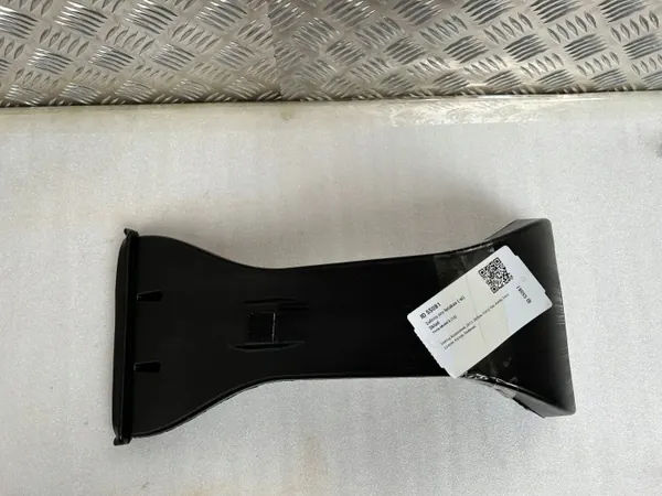 Tesla Model S 2017 Matkustamon ilmakanava OEM 100828100F image 2
