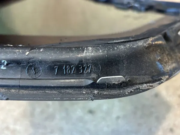 BMW X6 E71 Linke hintere Viertelscheibe OEM 7182327 Getönt image 10