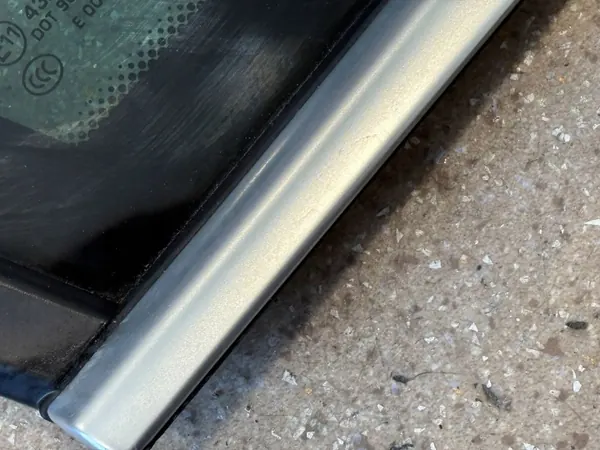 BMW X6 E71 Linke hintere Viertelscheibe OEM 7182327 Getönt image 3
