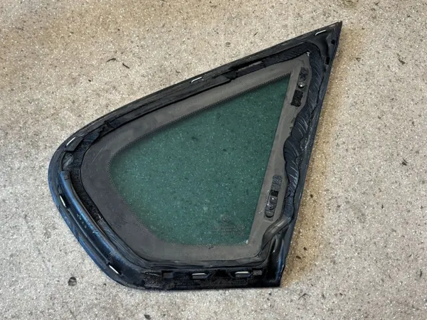 BMW X6 E71 Linke hintere Viertelscheibe OEM 7182327 Getönt image 9