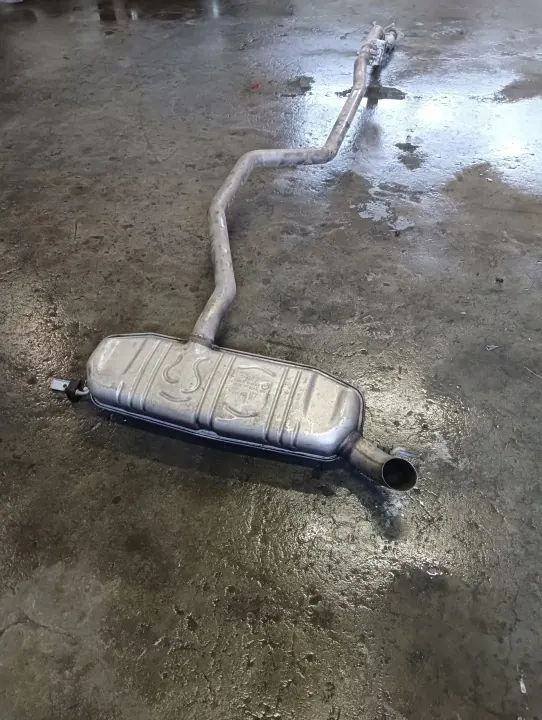 Mercedes A-Klasse W176 Uitlaat Demper OEM A1764910001 image 2