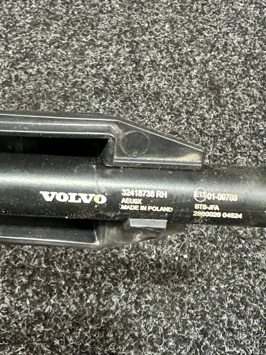 VOLVO XC60 II 18- Left Headlight Washer 32418737 image 3