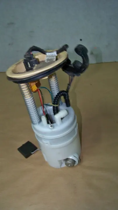 Brandstofpomp Mercedes A B W169 W245 1.7 A1694701694 image 2