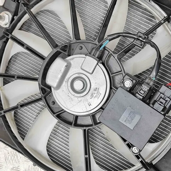 Pieza refrigeración Mazda CX-5 OEM SH9H15025 - Usada image 8