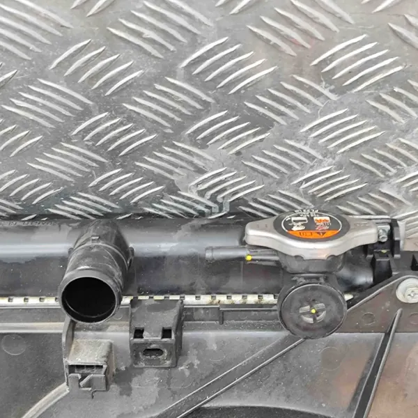 Pieza refrigeración Mazda CX-5 OEM SH9H15025 - Usada image 9