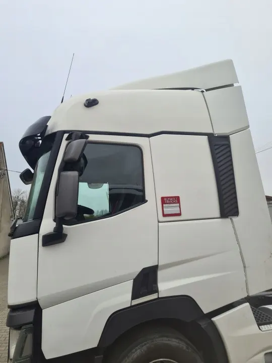 Complete Cab for Renault Gama T Range Euro 6 image 3