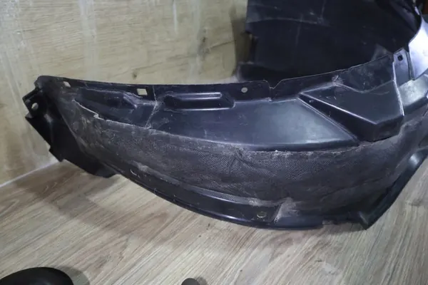 Toyota Auris I Left Front Wheel Arch OEM 53876-02220 image 3