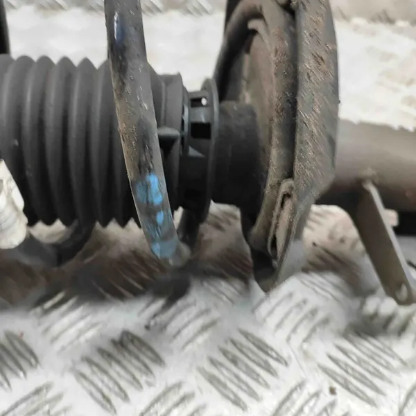 Ammortizzatore anteriore sinistro Infiniti Q30 2019 image 6