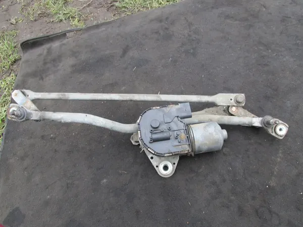 Etupyyhkijän mekanismi Audi A6 C6 image 2