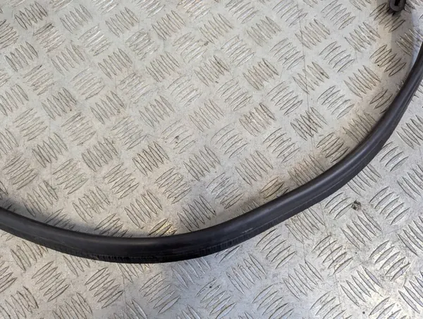 Motorkapdichting OEM A2138310600 voor E-Klasse W213 image 3