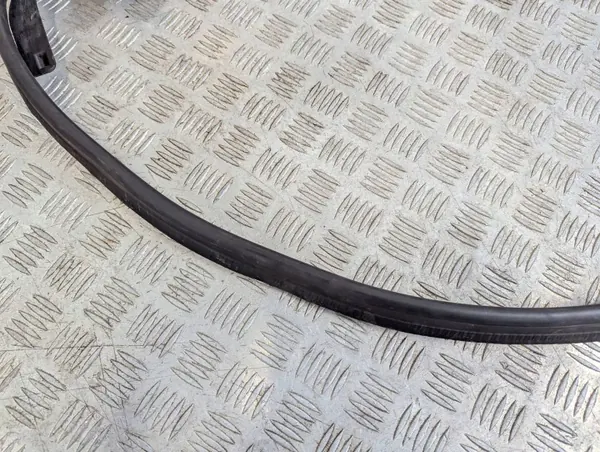 Motorkapdichting OEM A2138310600 voor E-Klasse W213 image 4