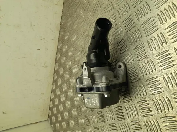 Toyota vattenpump OEM 24042405153 för C-HR II image 3