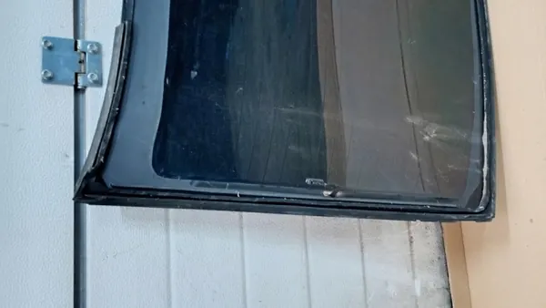 Begagnad Audi OE Bakruta OEM 8E5035225D för A4 B6 image 3