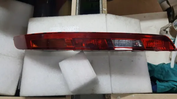 Audi Q3 8U Heckstoßstangenleuchte rechts OEM 003/159 image 2