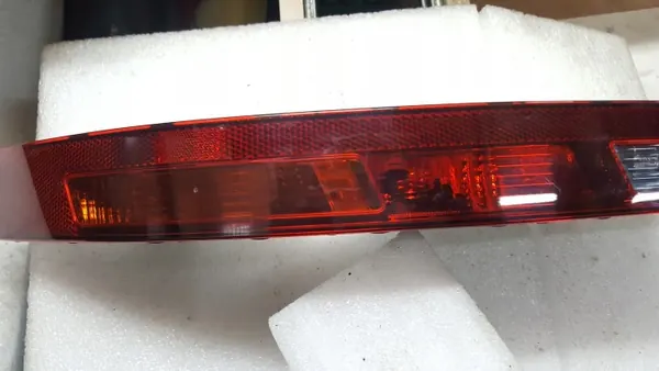 Audi Q3 8U Heckstoßstangenleuchte rechts OEM 003/159 image 3
