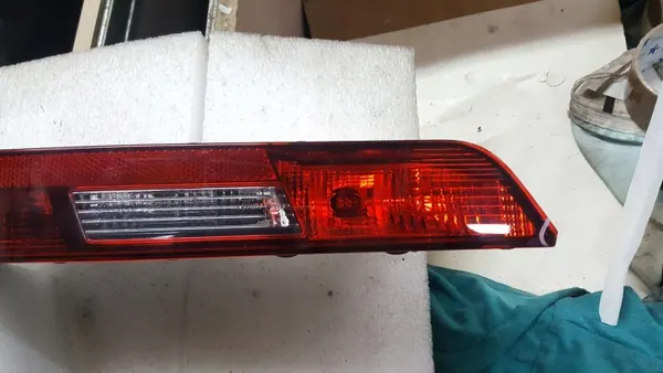 Audi Q3 8U Heckstoßstangenleuchte rechts OEM 003/159 image 4