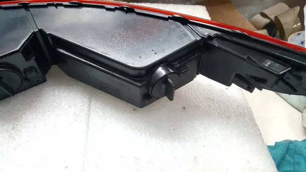 Audi Q3 8U Heckstoßstangenleuchte rechts OEM 003/159 image 7