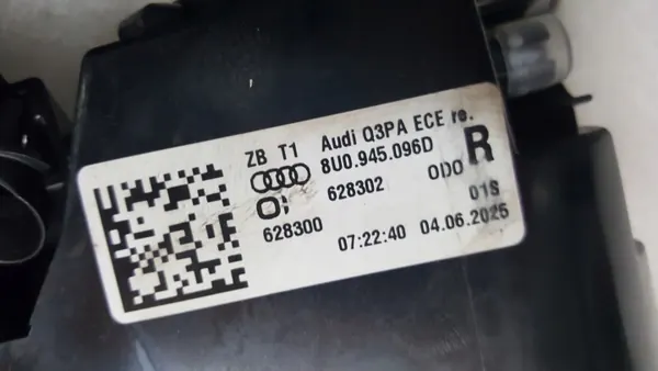 Audi Q3 8U Heckstoßstangenleuchte rechts OEM 003/159 image 9