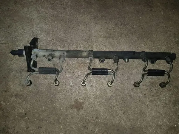 BMW 5 Touring E39 Diesel inspuitrail OEM 08311004857 image 2