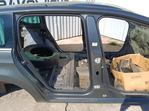 OEM Wrakowisko-19589- Rechter Viertelpfeiler für Peugeot 5008 image 2