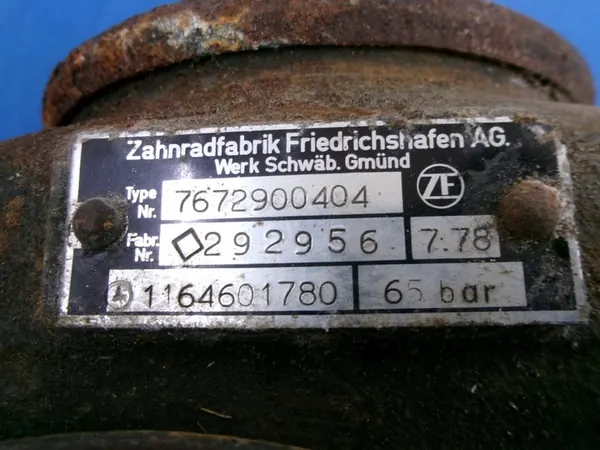 Bomba de direção assistida Mercedes W123 200 D 1164601780 image 3