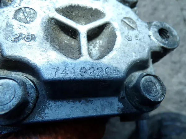 Mitsubishi servostyrpump OEM 74192205 image 3