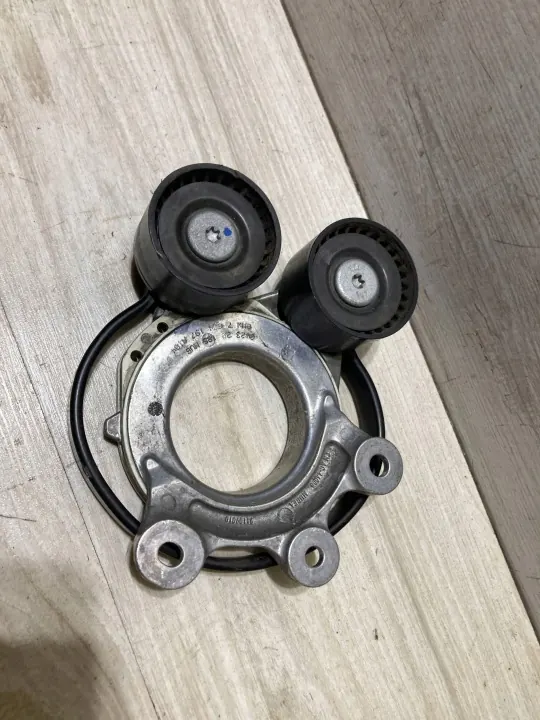 BMW V-snaarspanrol OEM 7634197 - Gebruikt image 3