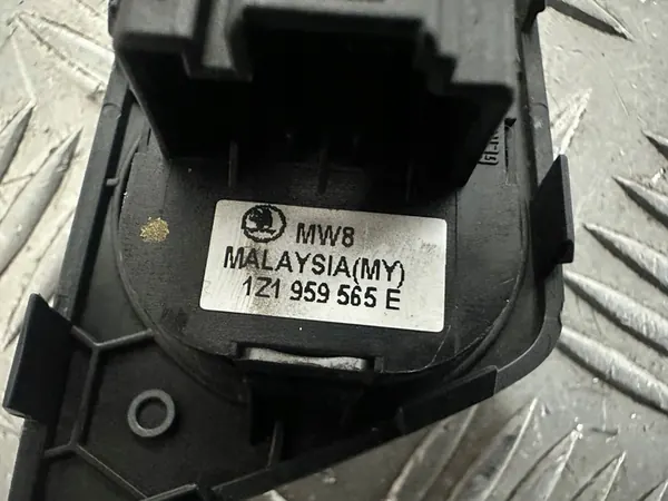 SKODA OCTAVIA II Spiegelverstellschalter 1Z1959565E image 6