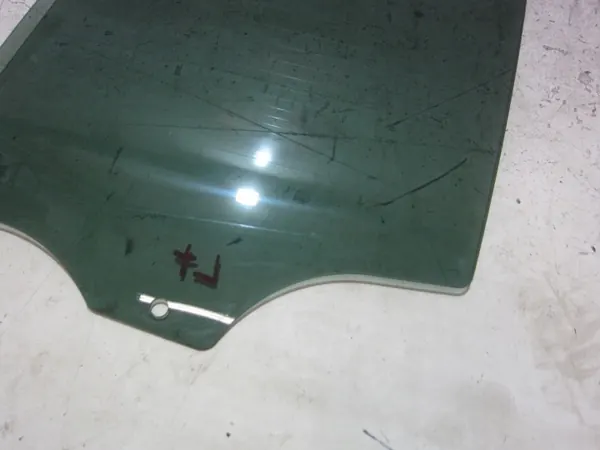 BMW X3 F25 Linke Hintertürscheibe OEM 51357329333 image 3
