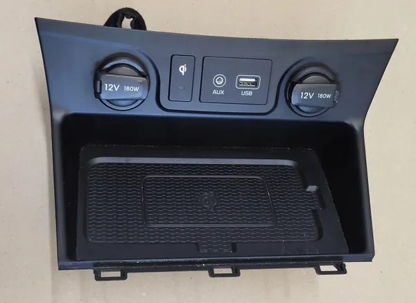 Hyundai Tucson 3 USB-Port Aux-Eingang OEM Gebraucht image 2