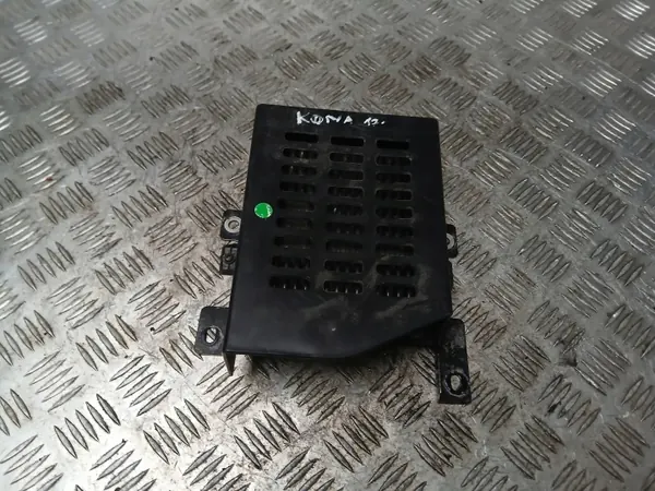 Hyundai Kona I 2019 Äänenvahvistin OEM 96370J9000 image 2