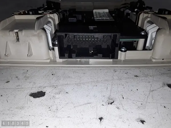 Console éclairage plafond Audi A8 OEM 4E0947111ABU57 image 4