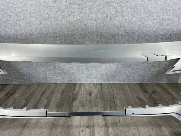 BAIC Frontstoßstange OEM A00118580 - Gebraucht image 4