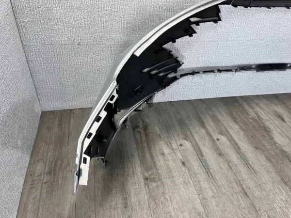 BAIC Frontstoßstange OEM A00118580 - Gebraucht image 9