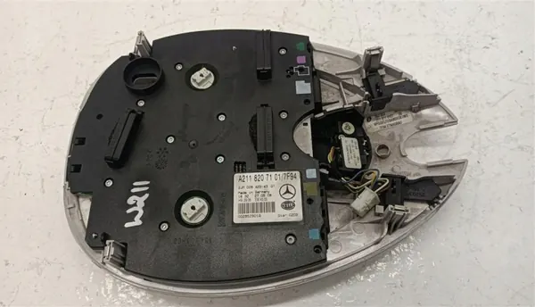 Mercedes W211 E-Klasse interieurverlichting OEM A2118207101 image 4