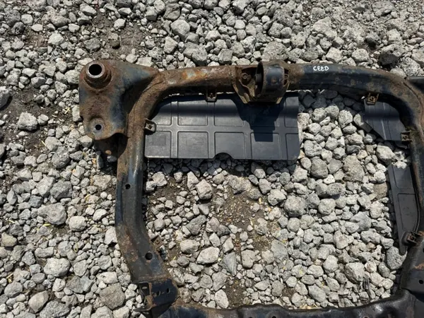 Traverse Suspension Avant OEM Kia Ceed I 2006-2012 image 4
