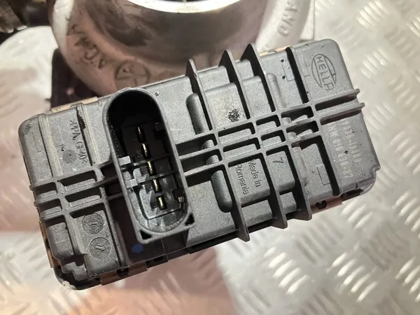 Turbocharger Land Rover G4D3-6K682-AG image 4