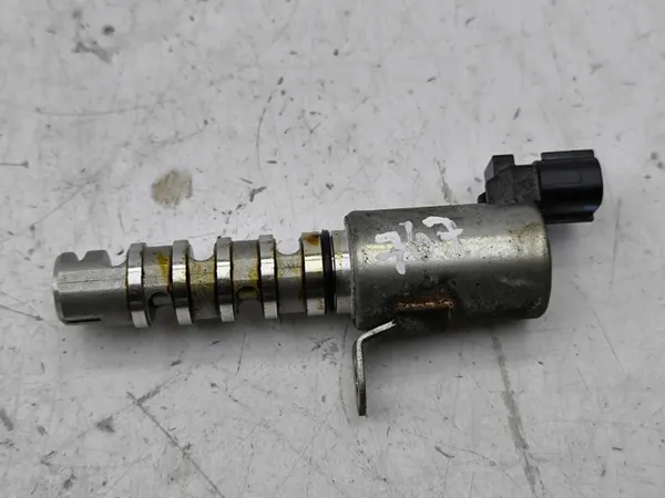 Suzuki OE AMD121117 Solenoide de Distribución Variable image 2