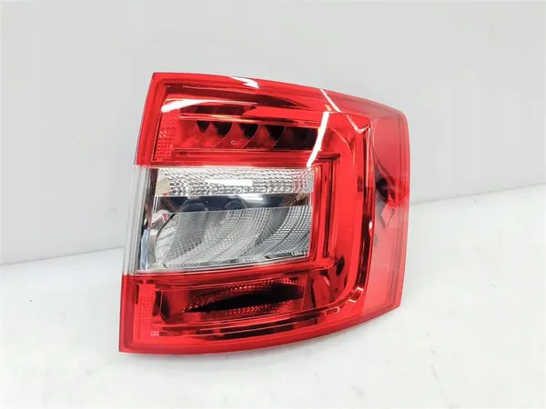 SKODA OCTAVIA 3 III KOMBI LUZ TRASERA DERECHA LED image 2