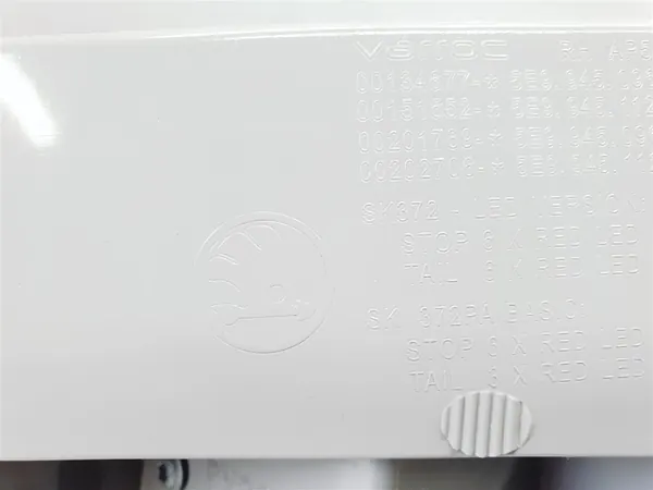 SKODA OCTAVIA 3 III KOMBI LUZ TRASERA DERECHA LED image 6