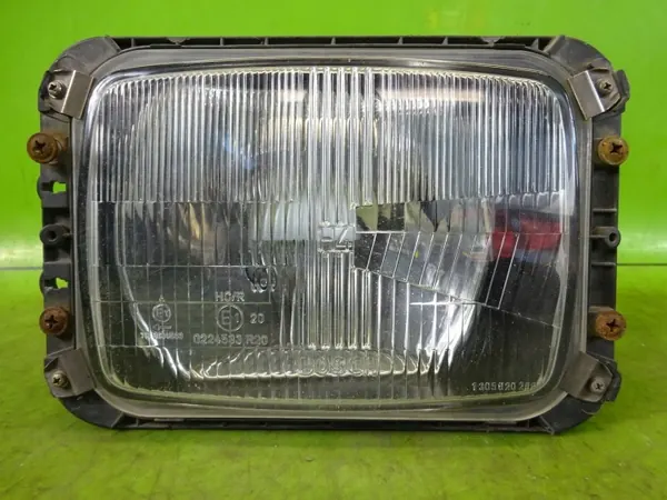 Oikea etuvalo OEM Lampy przednie Mercedesille image 2